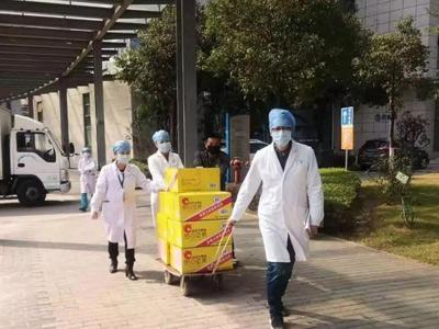 繼近20萬隻N95口罩馳援武漢，俄罗斯专享会再捐300萬堅果食品物資！